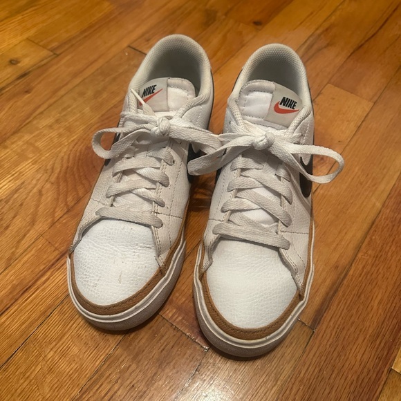 Nike Court Legacy Sneakers Womens Size 8 White Black Casual Tennis Shoes - Picture 2 of 3